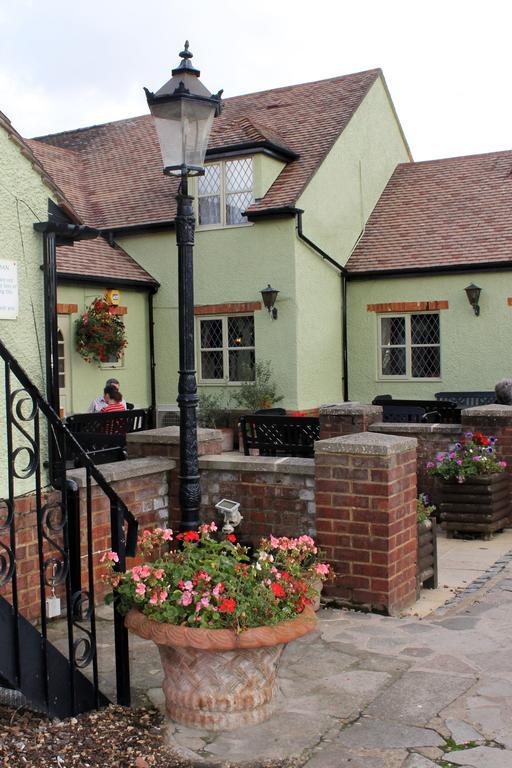 The Green Man Stanford Southill Екстер'єр фото