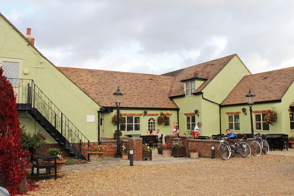 The Green Man Stanford Southill Екстер'єр фото